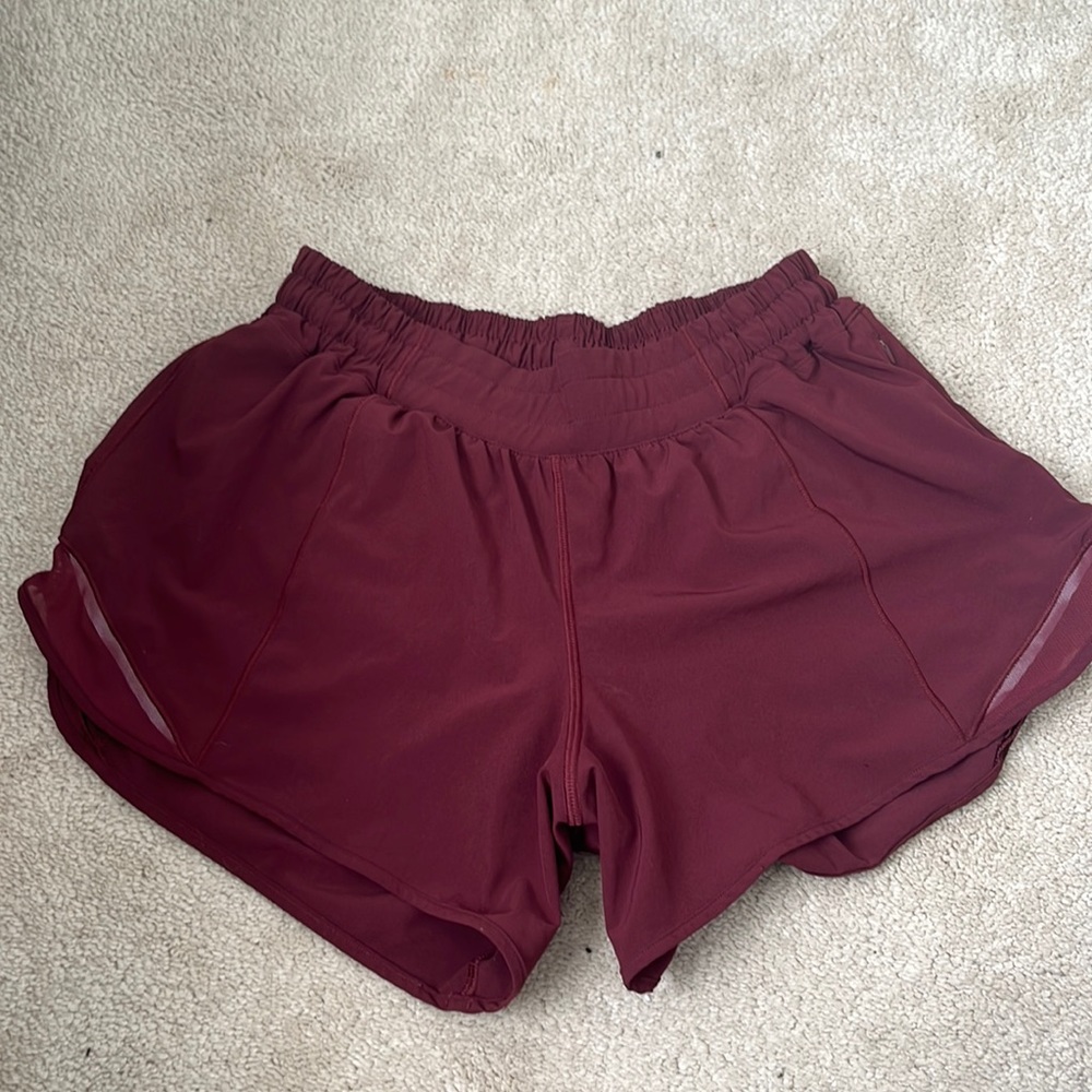 Lululemon hotty hot shorts; Size:6, Color: Maroon EXCLUSIVE COLOR!!